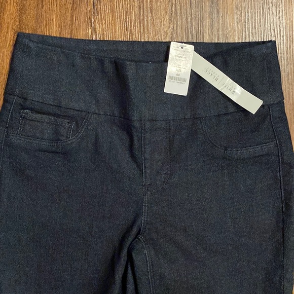 White House Black Market Slim Dark Wash Pull on Jeans - Picture 2 of 13